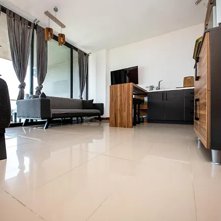 Gorgeous Flat With Nature View In Milas Διαμέρισμα *